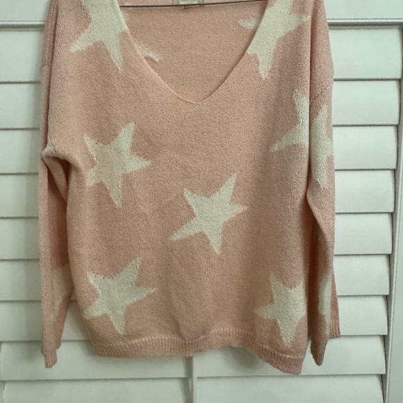 Altar'd State Sweaters - Altar'd State Pink and Cream Star V-Neck Sweater